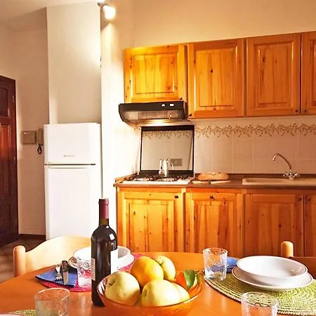 Eucharis Daire Marina di Campo